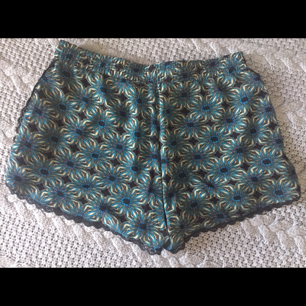 Patterned shorts - Picture 4 of 5